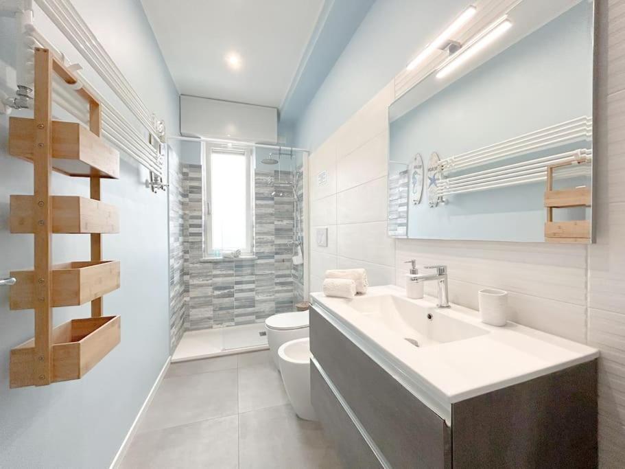 Apartamento Free Parking - Elegante Casa Con Wifi -Smarttv Savona Exterior foto