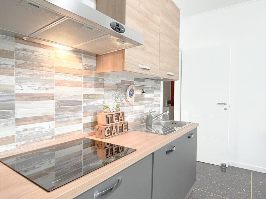 Apartamento Free Parking - Elegante Casa Con Wifi -Smarttv Savona Exterior foto