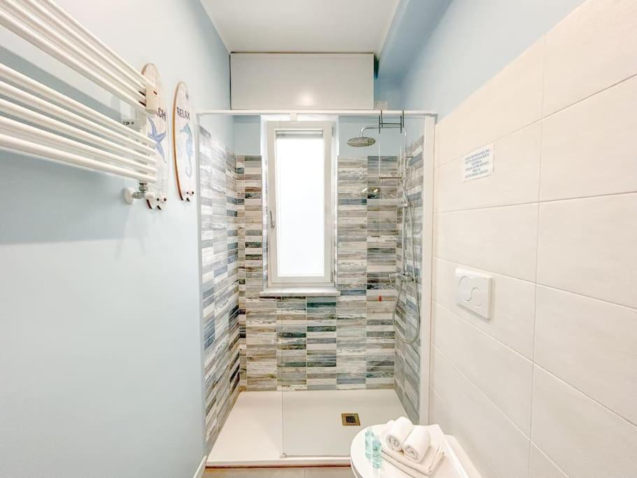 Apartamento Free Parking - Elegante Casa Con Wifi -Smarttv Savona Exterior foto